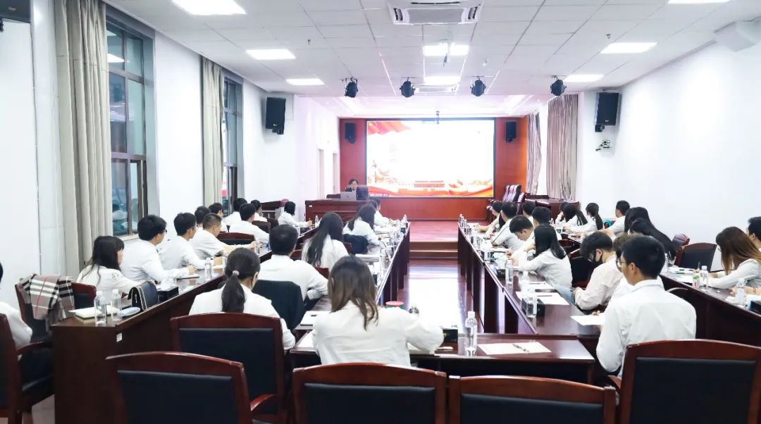 2022-05-13-【學(xué)習(xí)總書(shū)記重要講話精神】張聯(lián)紅為公司青年職工講授專題團(tuán)課.jpg