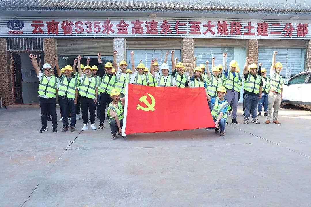 2022-12-24-剛構(gòu)過江，銀龍起舞——永大高速羊蹄江大橋合龍！4.jpg